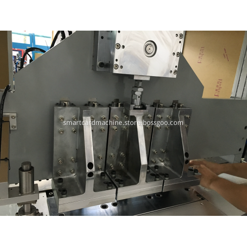 Full Auto Irregular Smart Card Punching Machine
